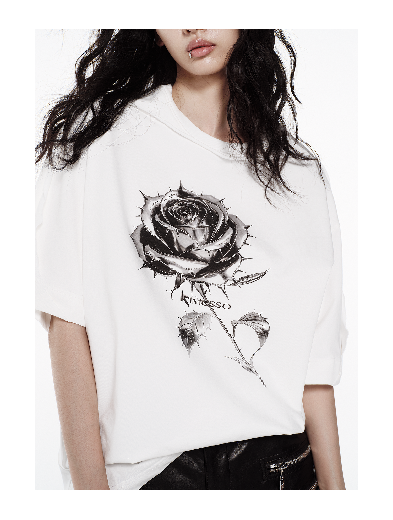 KIMUSSO Thorn Rose Graphic Drop-Shoulder Long-Sleeve T-Shirt