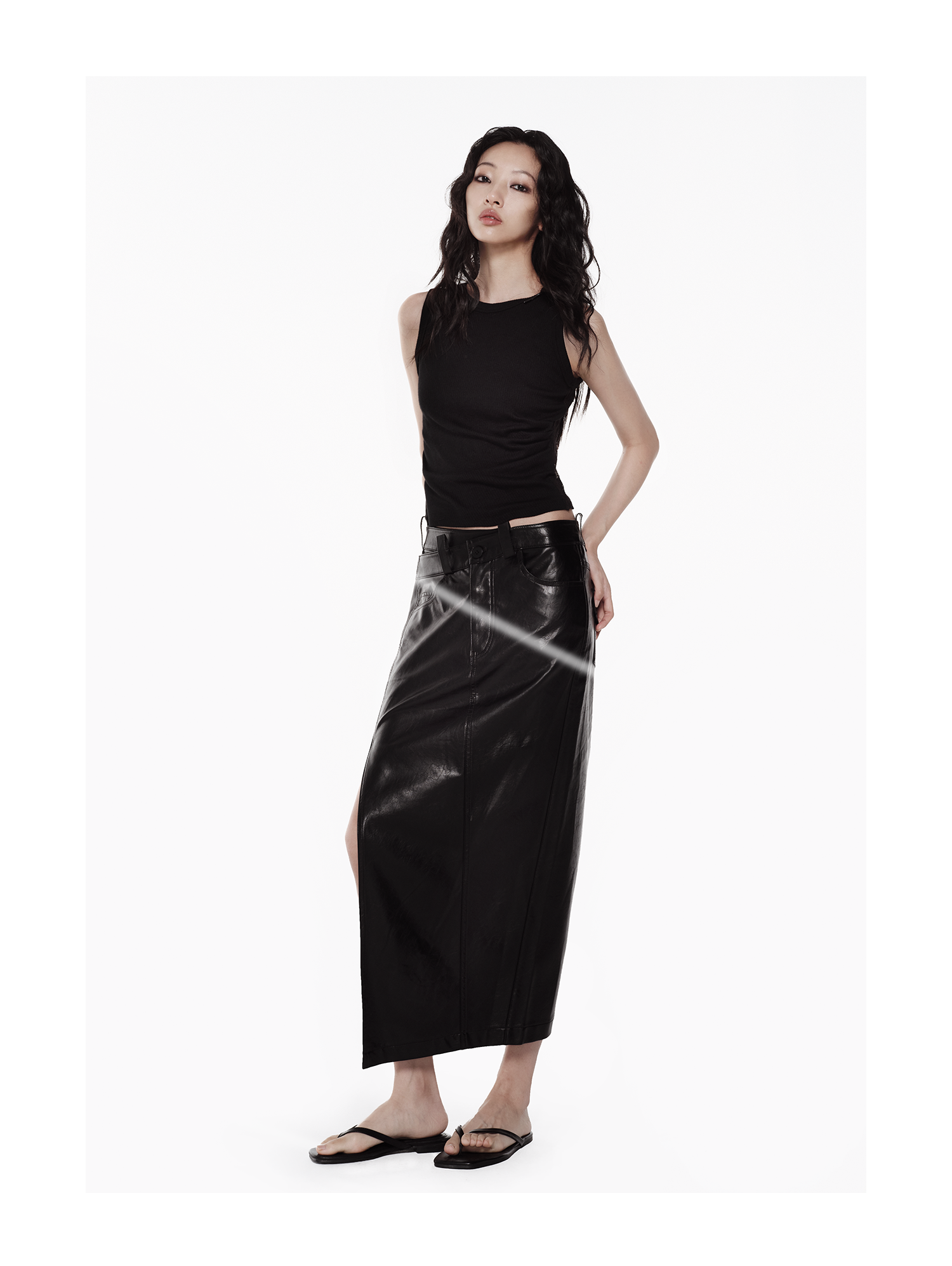 KIMUSSO Double-Sided Lace Knit Hollow-Out Sleeveless Top