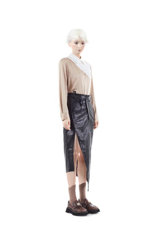 2025KIMUSSO International Fashion Week Deconstruct the slit leather skirt