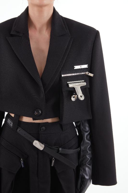 2025KIMUSSO International Fashion Week Multi neck short suit