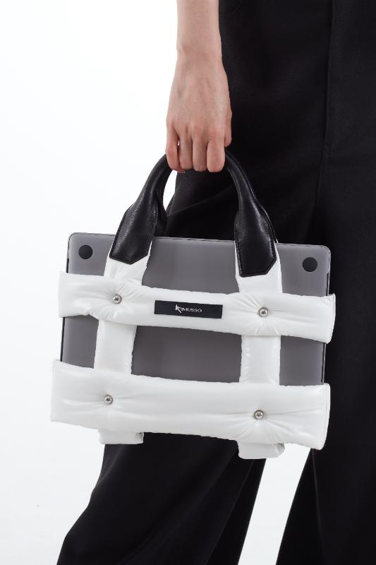 2025KIMUSSO International Fashion Week Silk wadded shock-proof computer bag