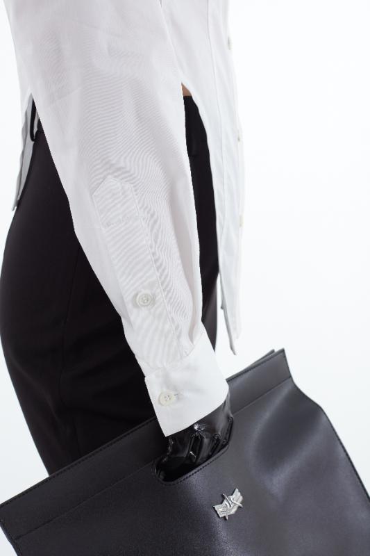 2025KIMUSSO International Fashion Week Slim-fit shirt with curved hem