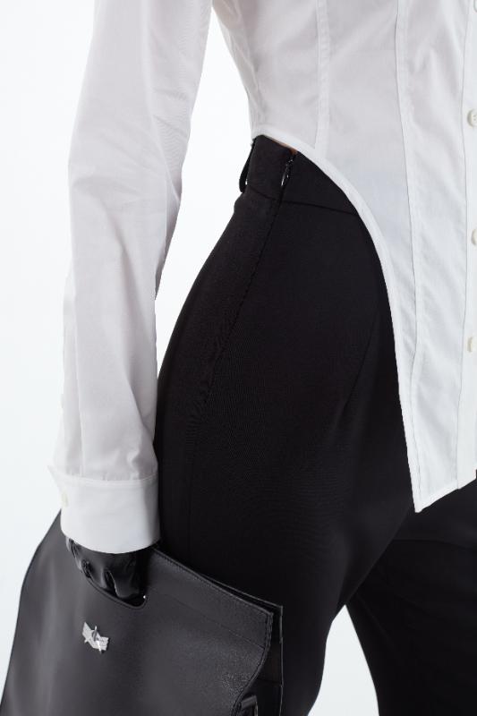 2025KIMUSSO International Fashion Week Slim-fit shirt with curved hem