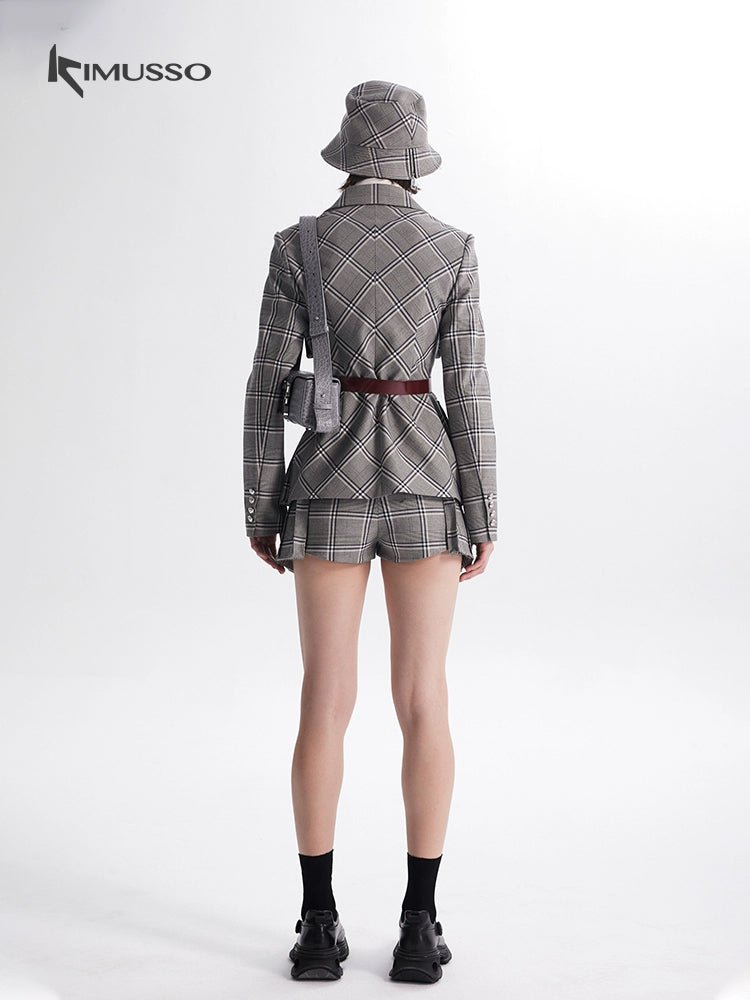 025KIMUSSO International Fashion Week runway show double-breasted plaid commuter long-sleeved fashion military-style plaid shorts