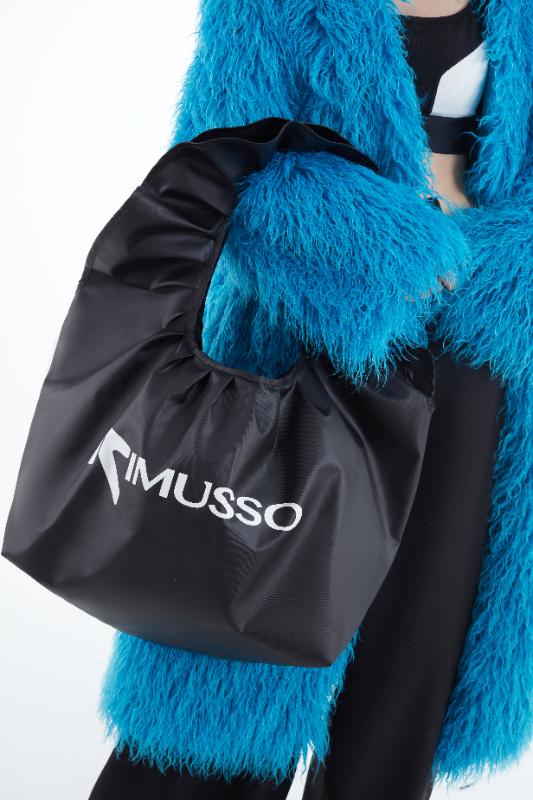 2022KIMUSSO International Fashion Week Waterproof cloud underarm bag