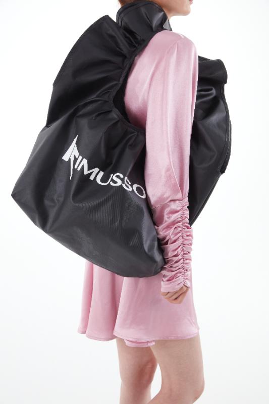 2022KIMUSSO International Fashion Week Waterproof cloud underarm bag