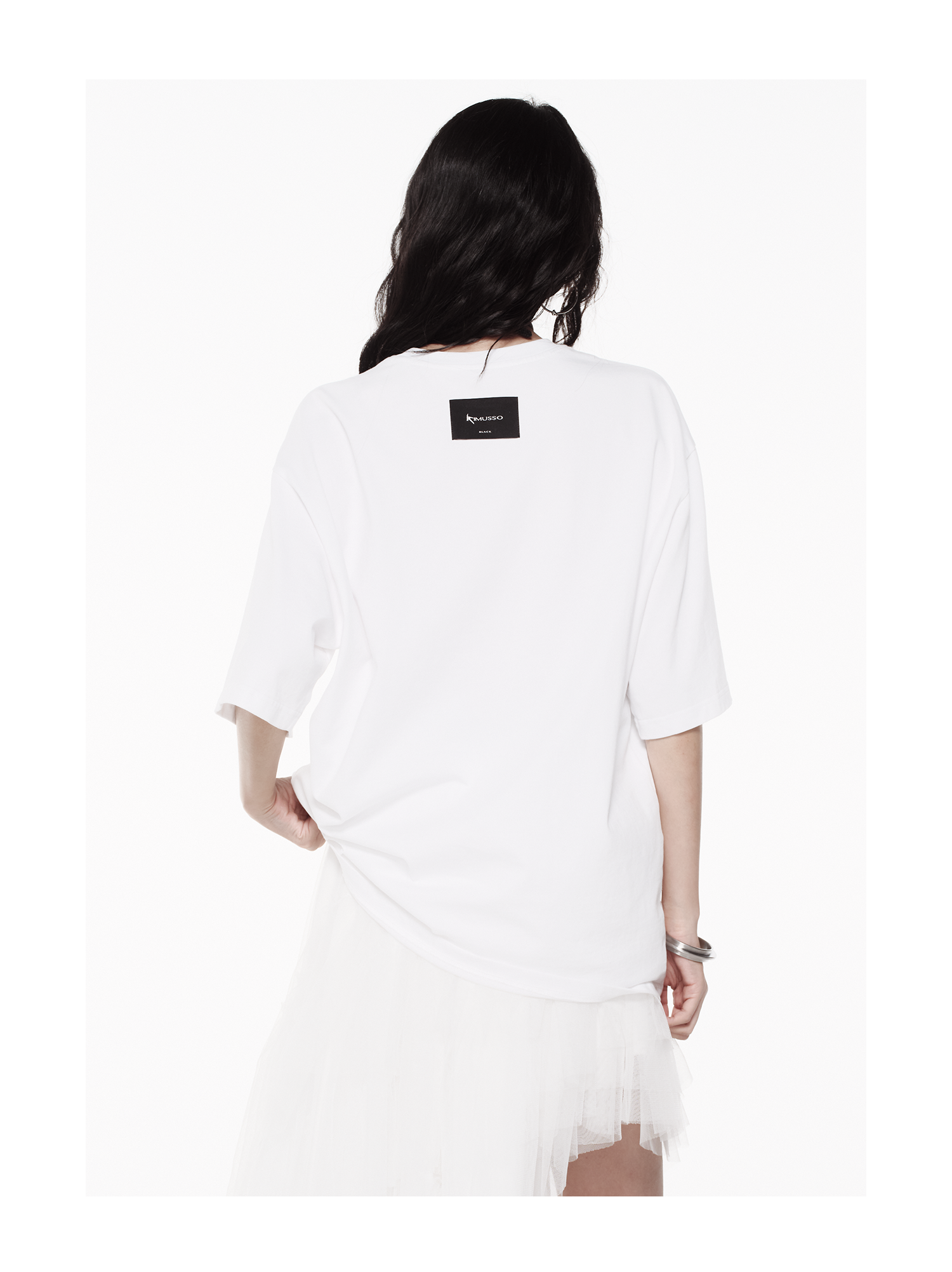 KIMUSSO Thorn Motif Relaxed White Graphic Tee